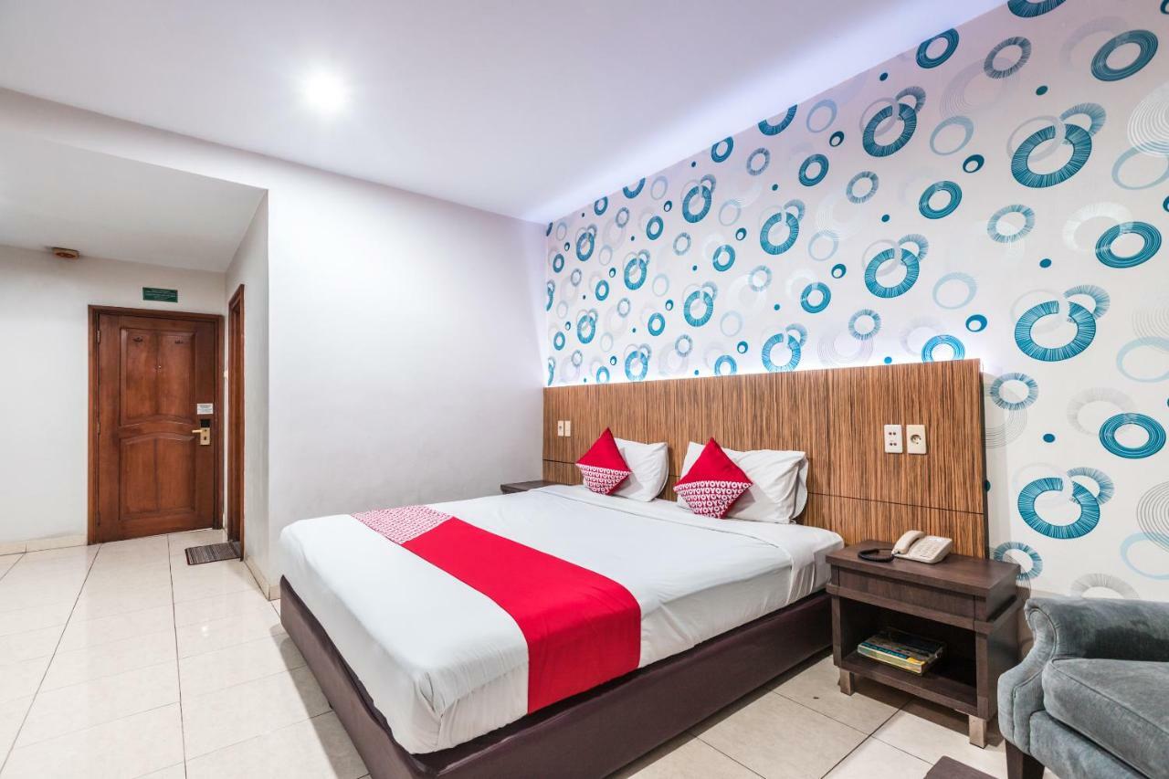 Oyo 1475 Alia Matraman Syariah Near Rs Premier Jatinergara Hotel Джакарта Екстериор снимка