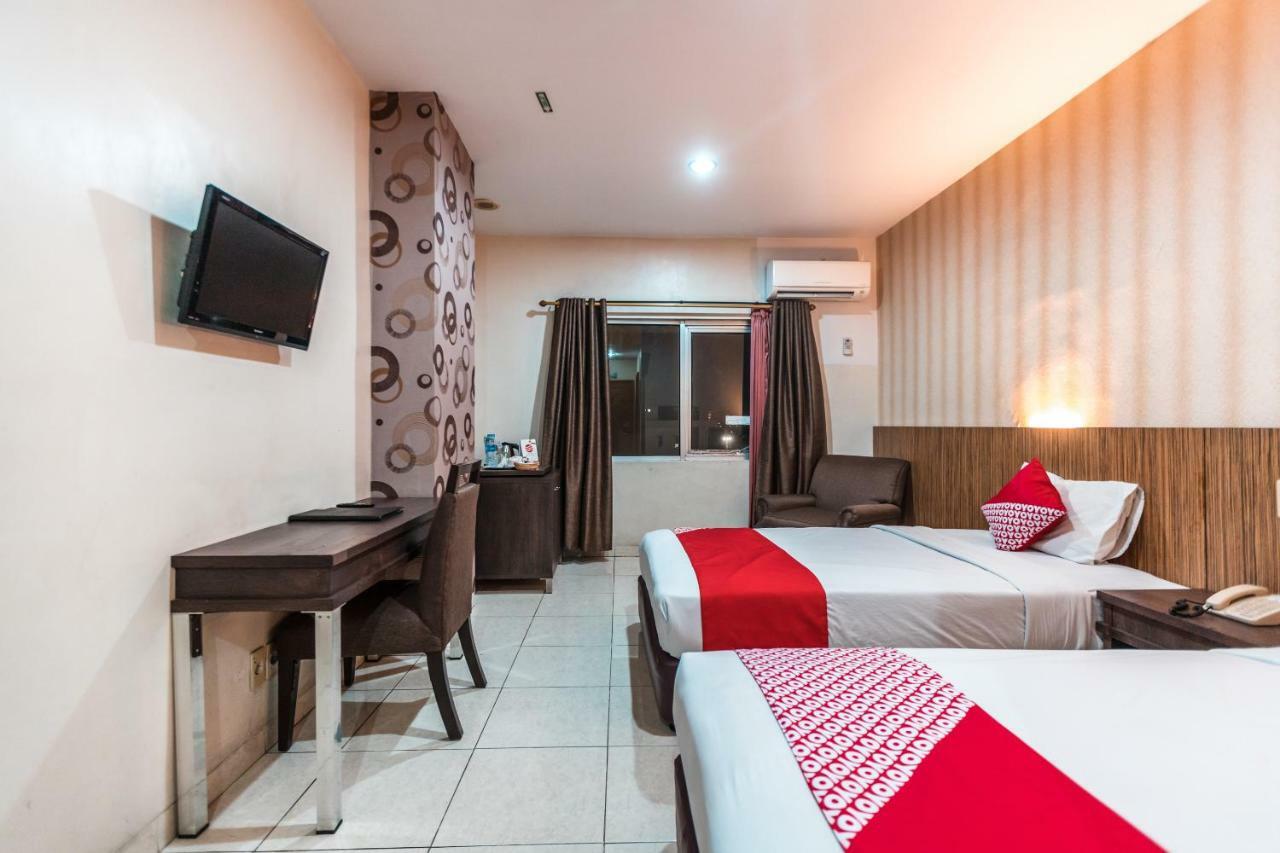 Oyo 1475 Alia Matraman Syariah Near Rs Premier Jatinergara Hotel Джакарта Екстериор снимка