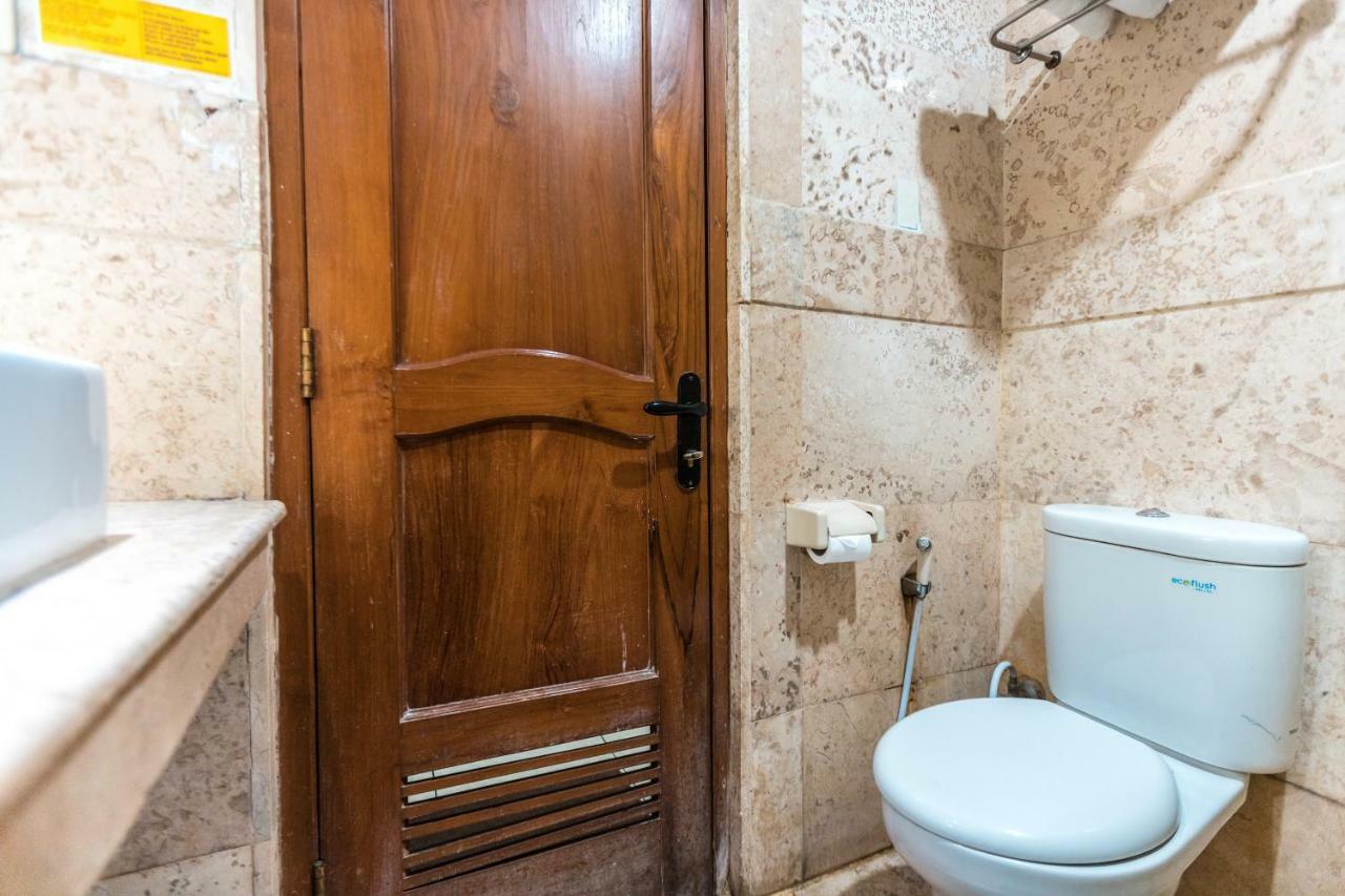 Oyo 1475 Alia Matraman Syariah Near Rs Premier Jatinergara Hotel Джакарта Екстериор снимка