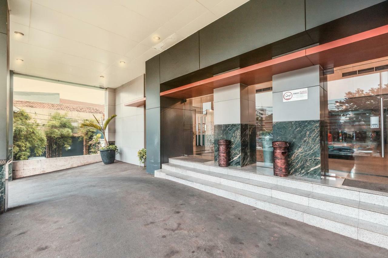 Oyo 1475 Alia Matraman Syariah Near Rs Premier Jatinergara Hotel Джакарта Екстериор снимка