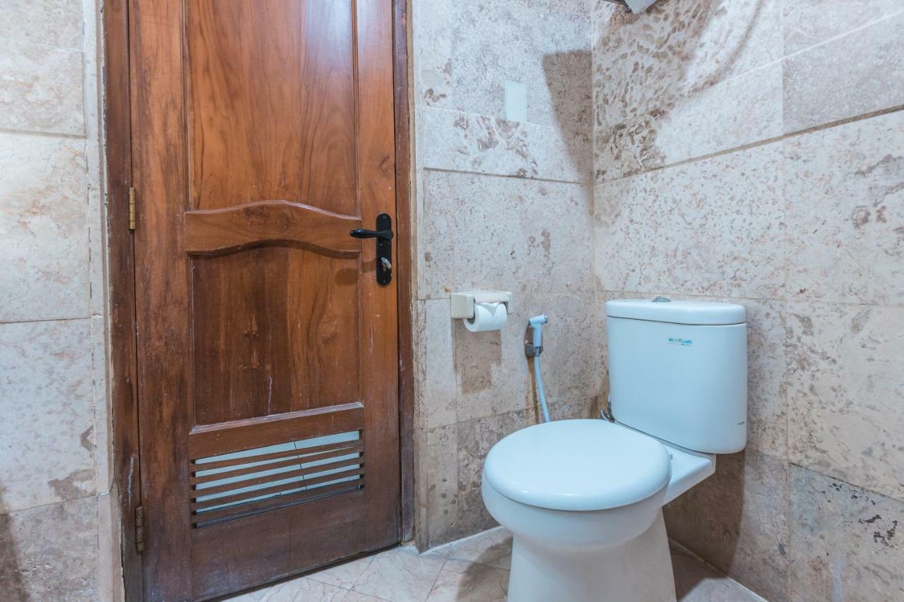 Oyo 1475 Alia Matraman Syariah Near Rs Premier Jatinergara Hotel Джакарта Екстериор снимка